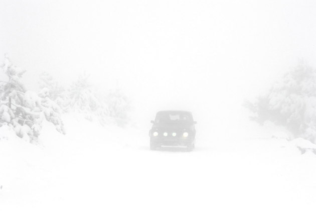 Extremes Fahren: wie man im Schnee lenkt Экстремальное вождение