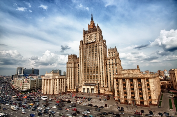 Ukraine hat Russland eine Reihe von Bedingungen vorgeschlagen: die neue Bundesverfassung und die Trennung der Krim Россия выдвинула Украине ряд условий: новая федеративная конституция и отделение Крыма