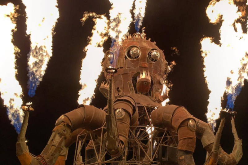Die besten Bilder und Videos von Menschen und Anlagen bei Burning Man 2016