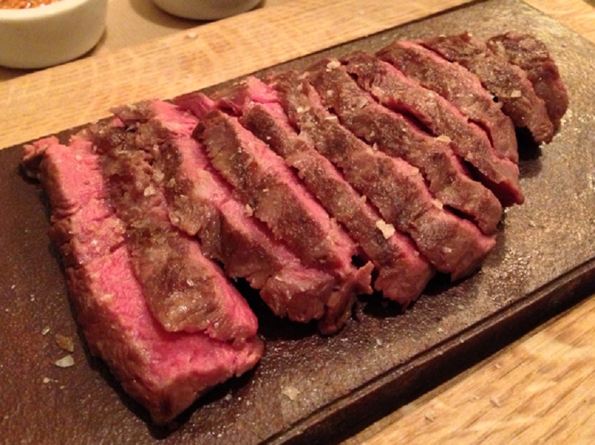 Flaches Eisensteak (Butlersteak, Spatelsteak) - Steaksorten Стейк «Флет айрон» (Батлер-стейк, лопаточный стейк) - стейк
