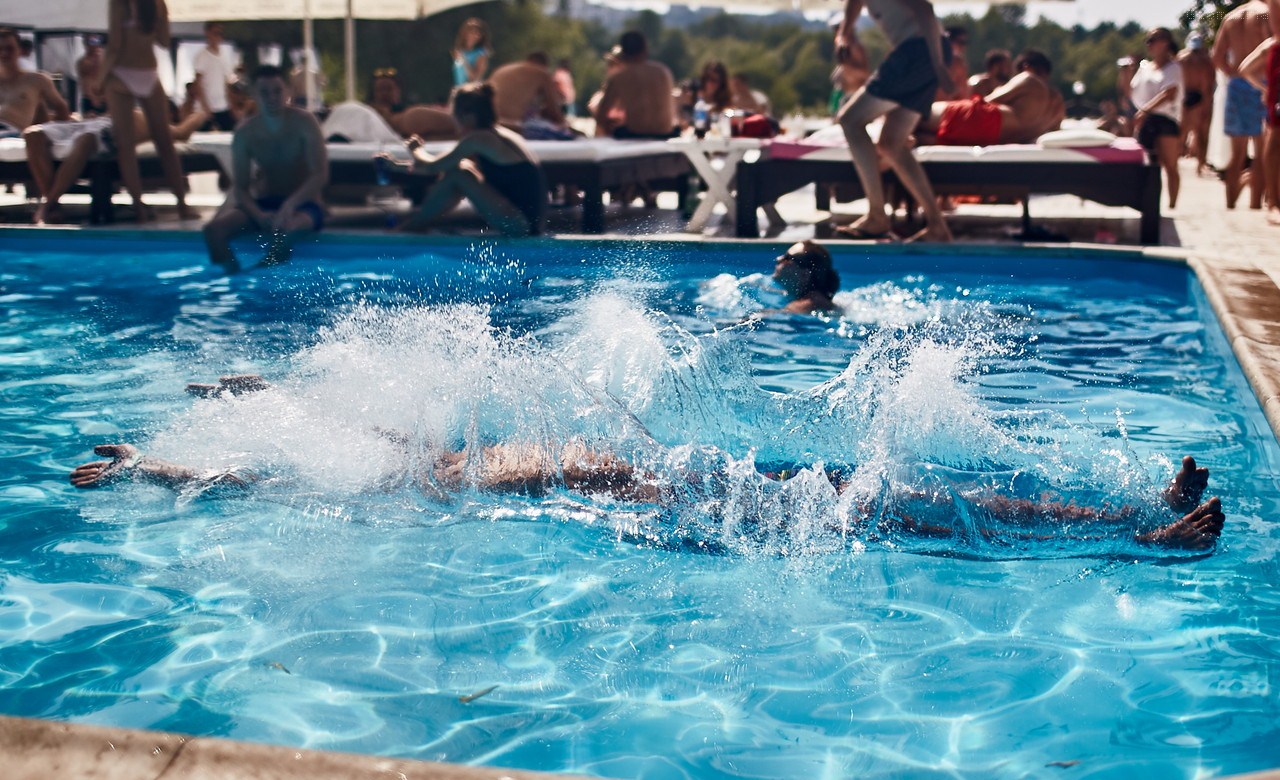 "Bora-Bora" - Strände mit einem Schwimmbad in Kiew «Bora-Bora» - Лучшие пляжи с бассейном в Киеве: куда поехать и сколько стоит