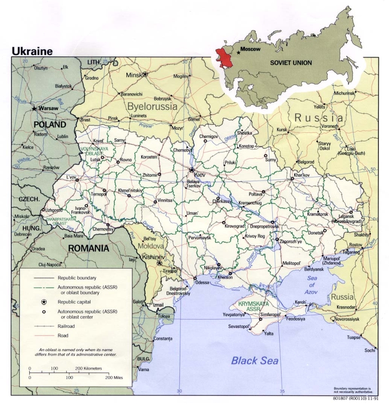 Политическая и административная карта Украины с дорогами и городами 1034x1080