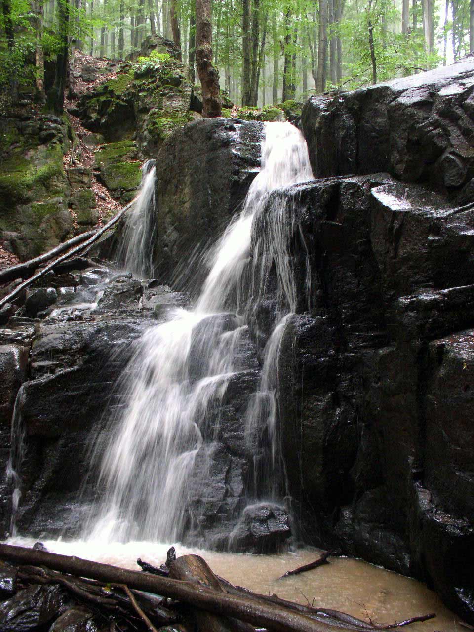 Dragobrat Falls - Alle Wasserfälle der Ukraine: 40+ schöne Wasserfälle der Ukraine (Foto) Водопад Драгобратский - ТОП водопадов Украины