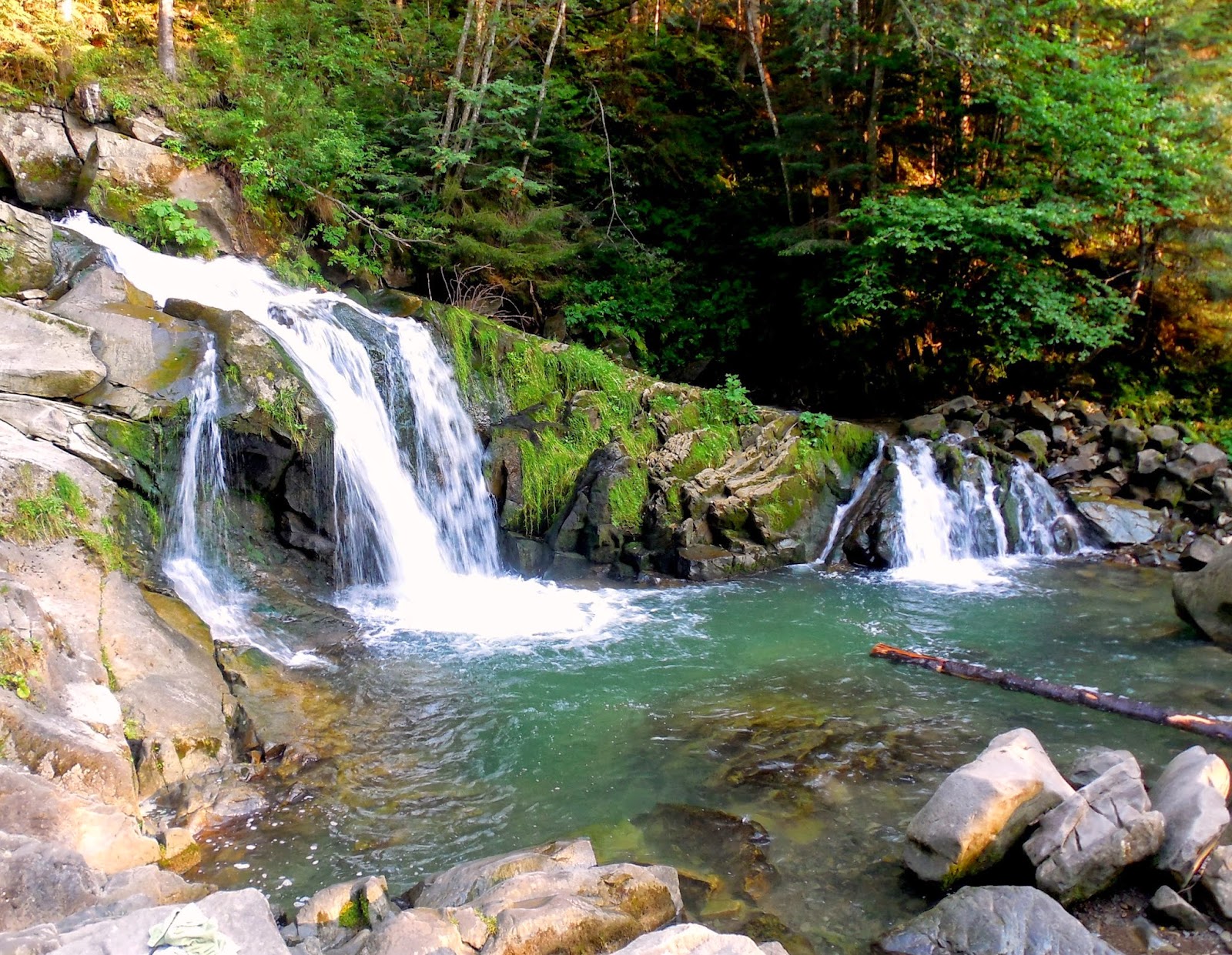 Kamenka Falls, Kamenka - Alle Wasserfälle der Ukraine: 40 schöne Wasserfälle der Ukraine (Foto) Водопад Каменка, Каменка - ТОП водопадов Украины