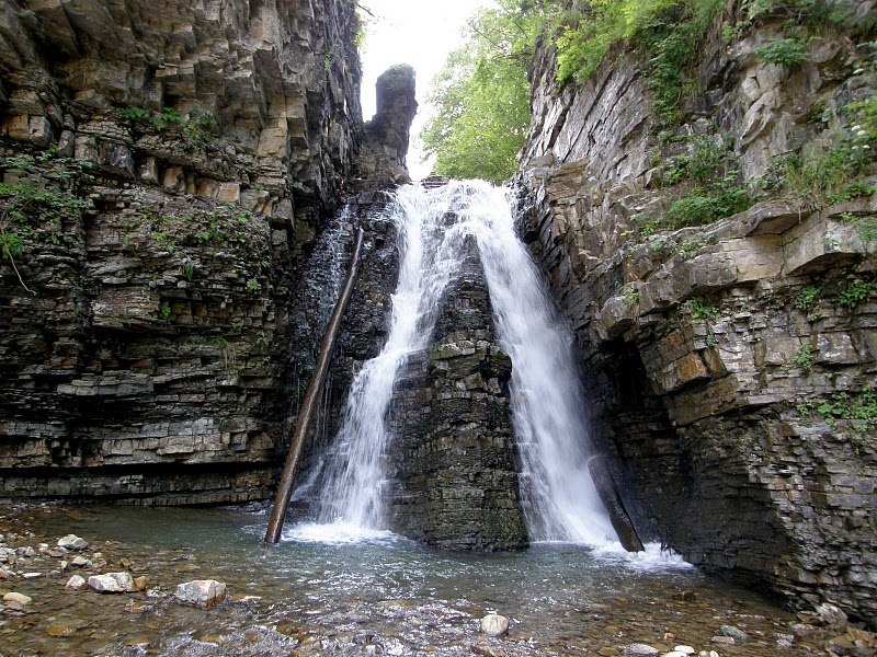 Buchivetskiy Waterfall, Bukovoe - Alle Wasserfälle der Ukraine: 40 schöne Wasserfälle der Ukraine (Foto) Бухтивецкий водопад, Буковое - ТОП водопадов Украины