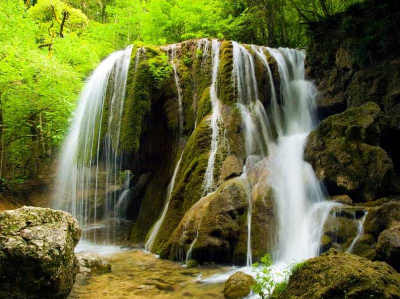Silberbäche - Alle Wasserfälle der Ukraine: 40 schöne Wasserfälle der Ukraine (Foto) Серебряные струи - ТОП водопадов Украины