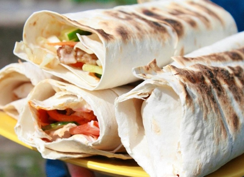 Shawarma mit Wurst - Die besten hausgemachten Shawarma-Rezepte Шаурма с колбасой - Лучшие рецепты домашней шаурмы