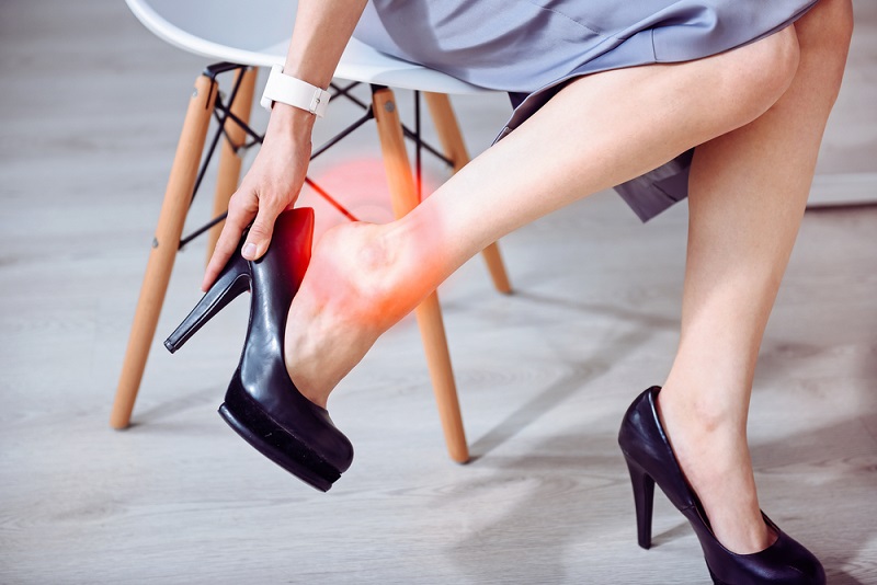 So wählen Sie die richtigen Fersenschuhe Как правильно подобрать туфли на каблуке
