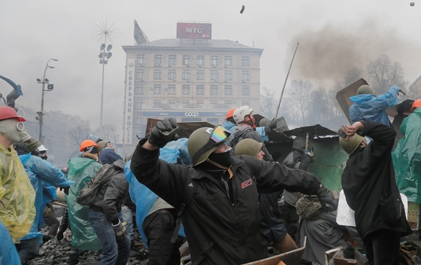 Майдан онлайн. Активисты пошли в наступление и отвоевали часть Майдана