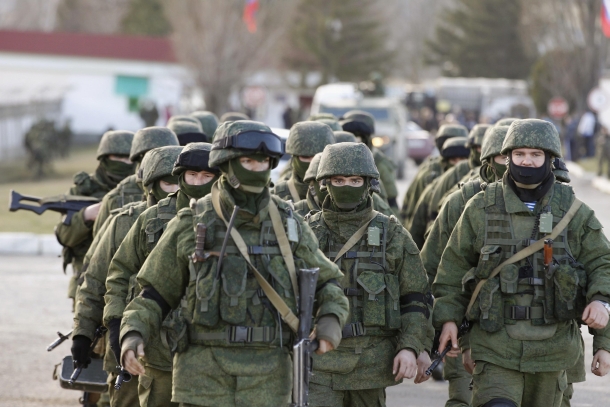 27% россиян выступают за ввод войск РФ в Украину. Почти 80% считают, что террористы защищают местных русскоязычных от киевских властей, - опрос