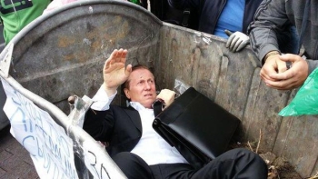 Unter BP MP Zhuravsky in den Müll geworfen. VIDEO + FOTOS