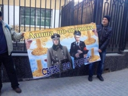 Odessans warf Generalkonsulat von Russland Nudeln: satt!. Bildergeschichte