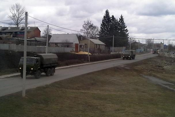 Russland in die Ukraine wurde auf drei Seiten umgeben. An der Grenze 100 Tausend Soldaten und 500 Panzer. MAP + FOTOS Россия окружила Украину с трех сторон. У границы 100 тысяч военных и более 500 танков. КАРТА+ФОТО
