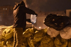 Genau: Aktivisten stürmten die RSA und errichten Barrikaden. Fotobericht + VIDEO