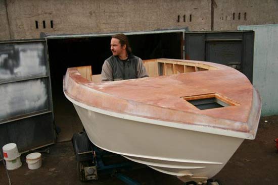 hausgemachtes Motorboot
