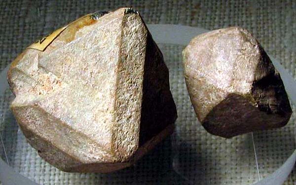 Halbedelsteine, Edelsteine
